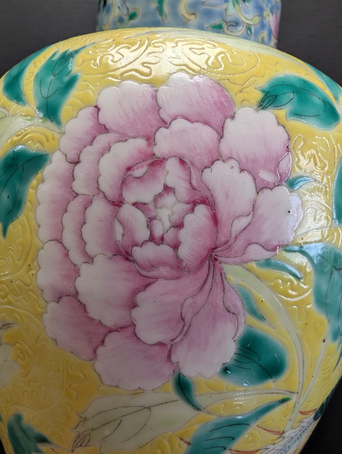 Chinese antique yellow scraffito ground with double pheonixes , 19th #2988