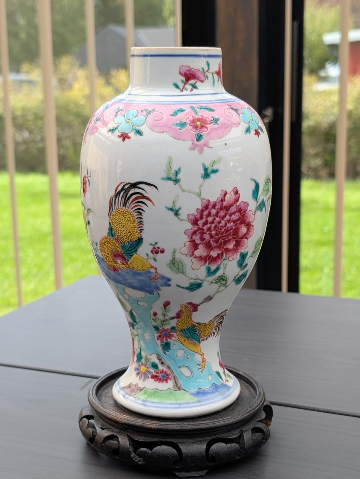 Chinese antique famille rose vase with double roosters, Yongzheng / Qianlong 18th c #3027