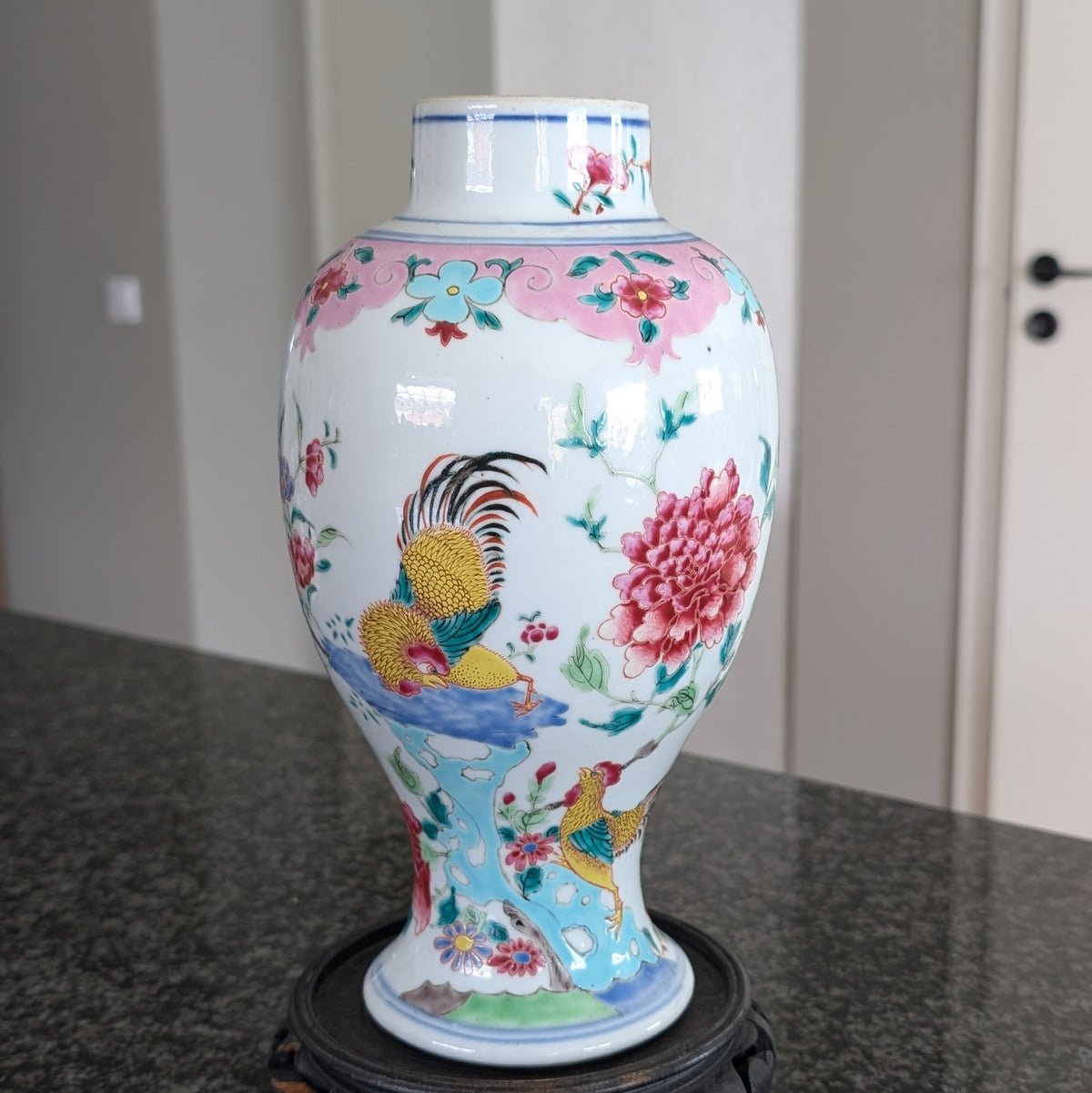 Chinese antique famille rose vase with double roosters, Yongzheng / Qianlong 18th c #3027