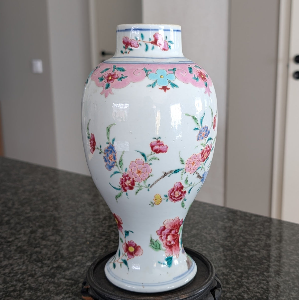 Chinese antique famille rose vase with double roosters, Yongzheng / Qianlong 18th c #3027