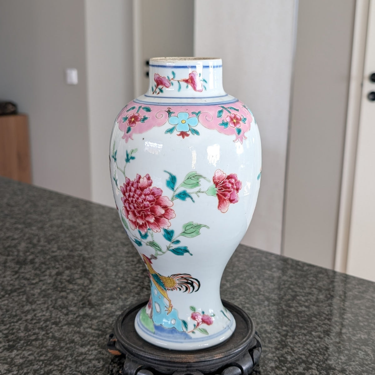 Chinese antique famille rose vase with double roosters, Yongzheng / Qianlong 18th c #3027