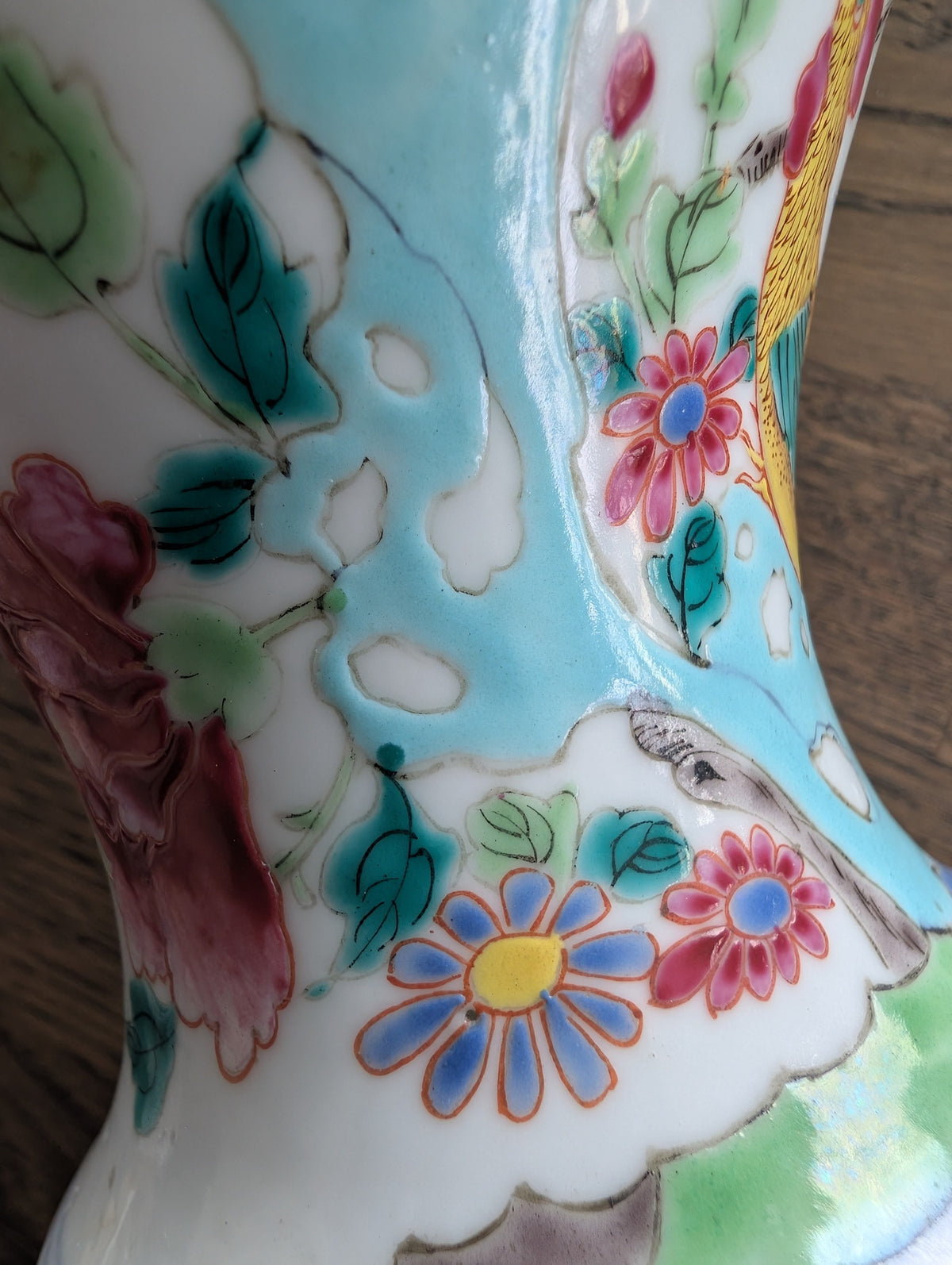 Chinese antique famille rose vase with double roosters, Yongzheng / Qianlong 18th c #3027
