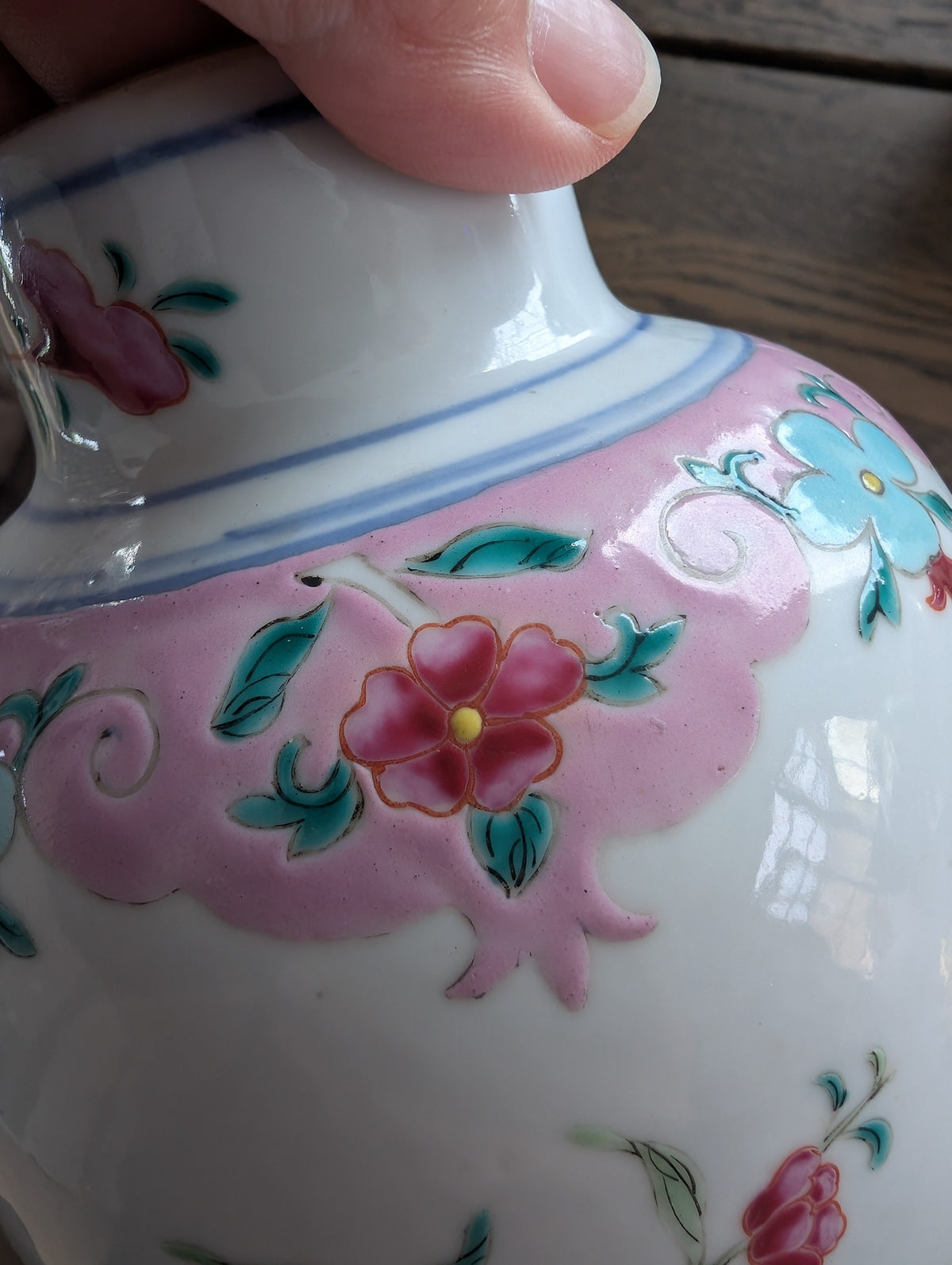 Chinese antique famille rose vase with double roosters, Yongzheng / Qianlong 18th c #3027