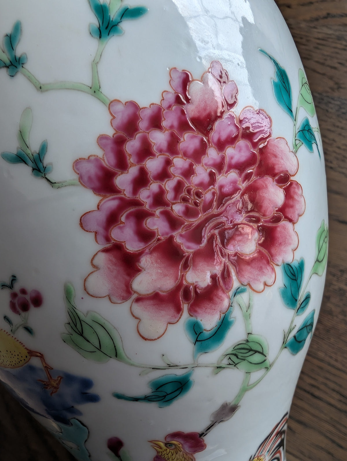 Chinese antique famille rose vase with double roosters, Yongzheng / Qianlong 18th c #3027