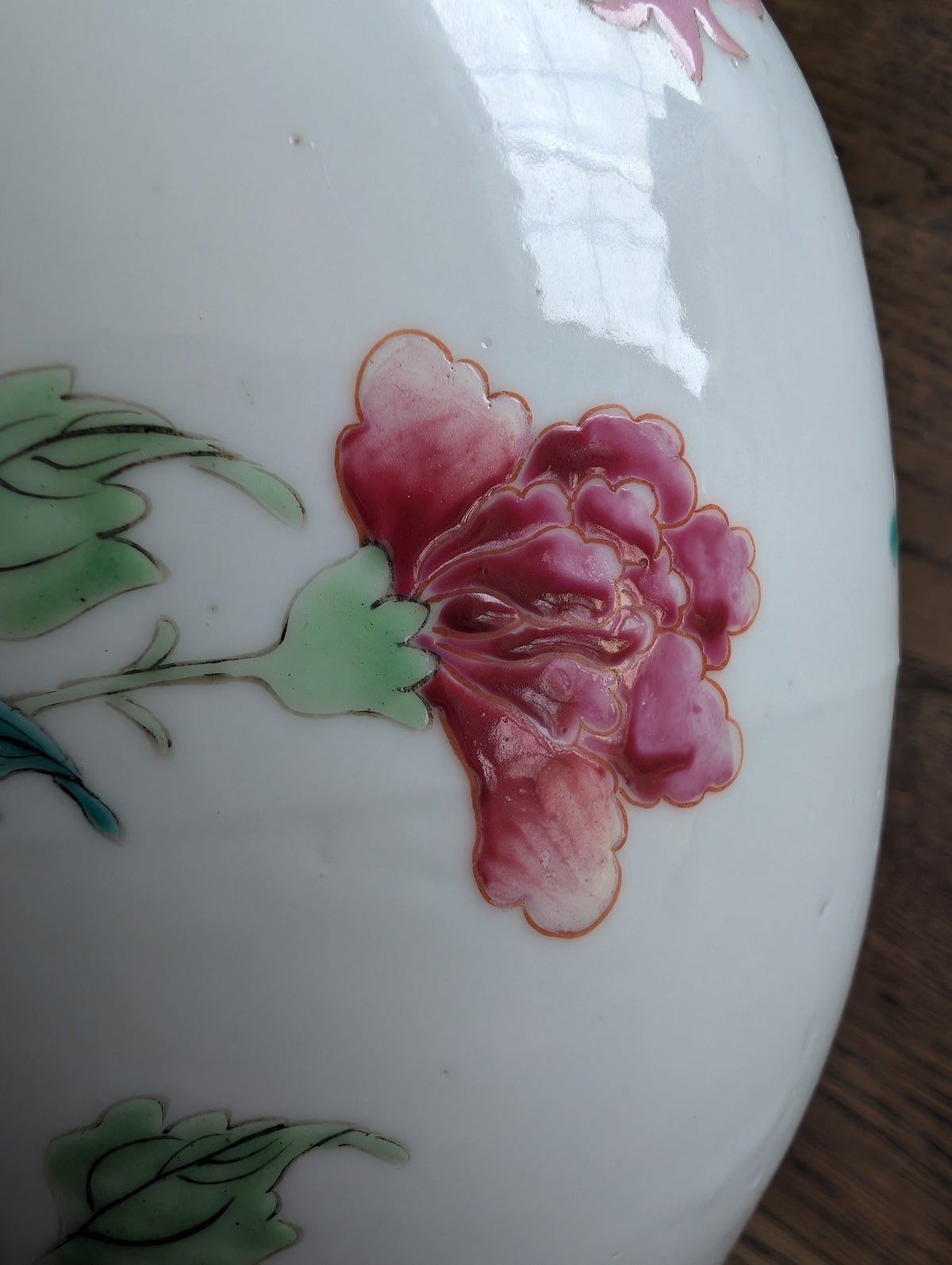 Chinese antique famille rose vase with double roosters, Yongzheng / Qianlong 18th c #3027