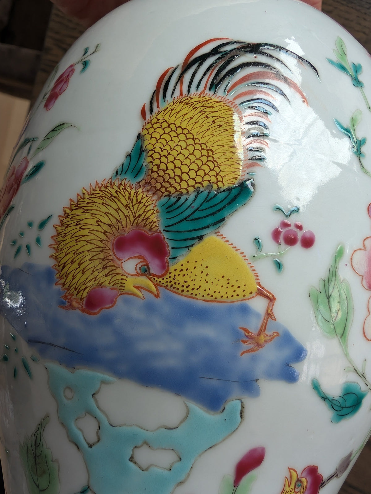 Chinese antique famille rose vase with double roosters, Yongzheng / Qianlong 18th c #3027