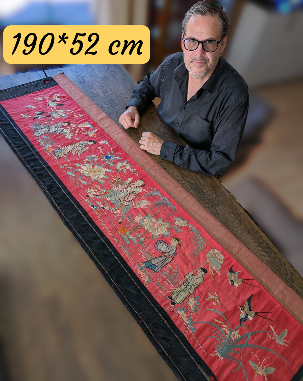 Chinese Antique silk embroidery with figure decoration, Qing Dynasty #2990