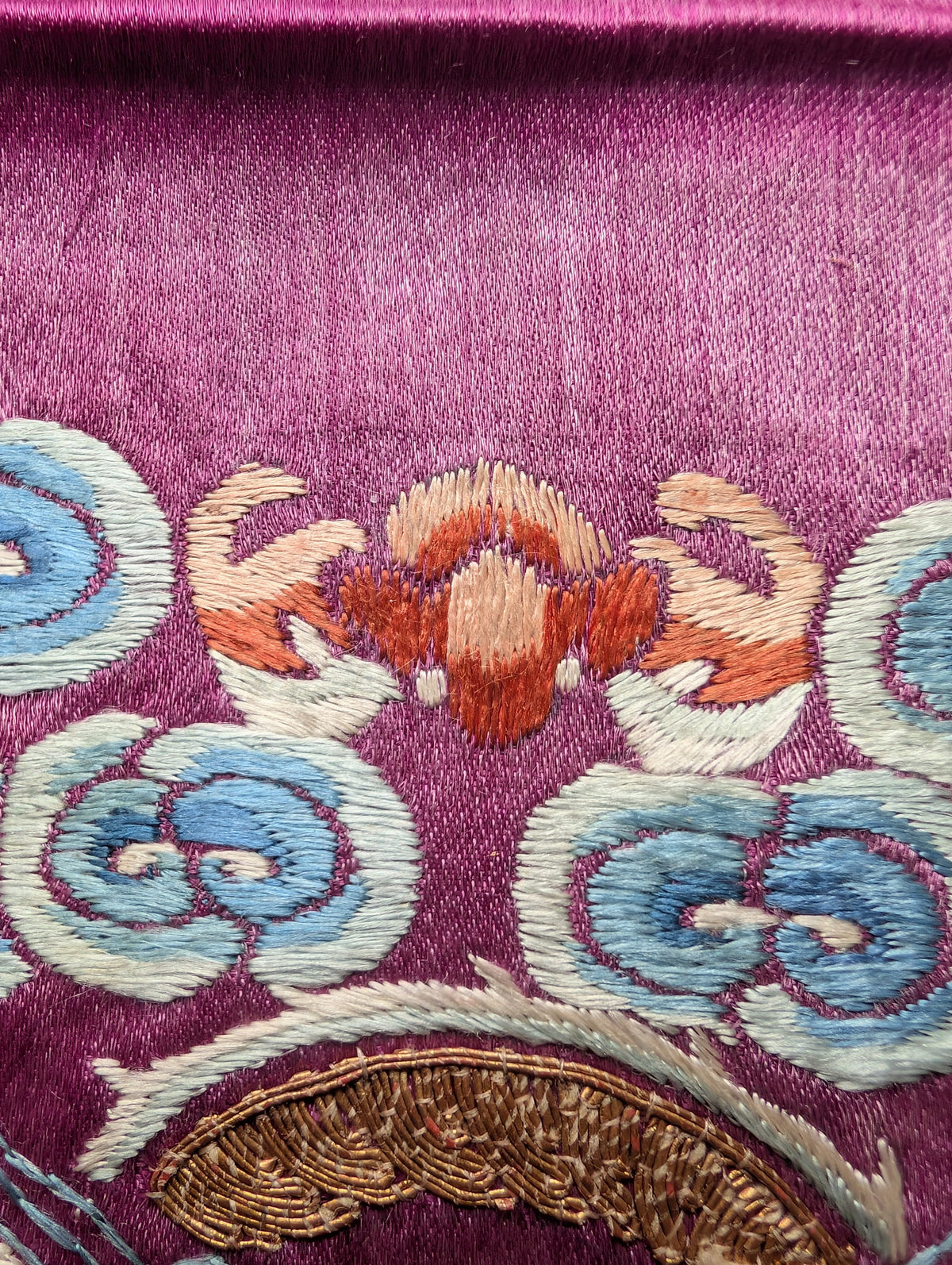 Chinese Antique silk embroidery with Dragon, 19th century Qing Dynasty #2906