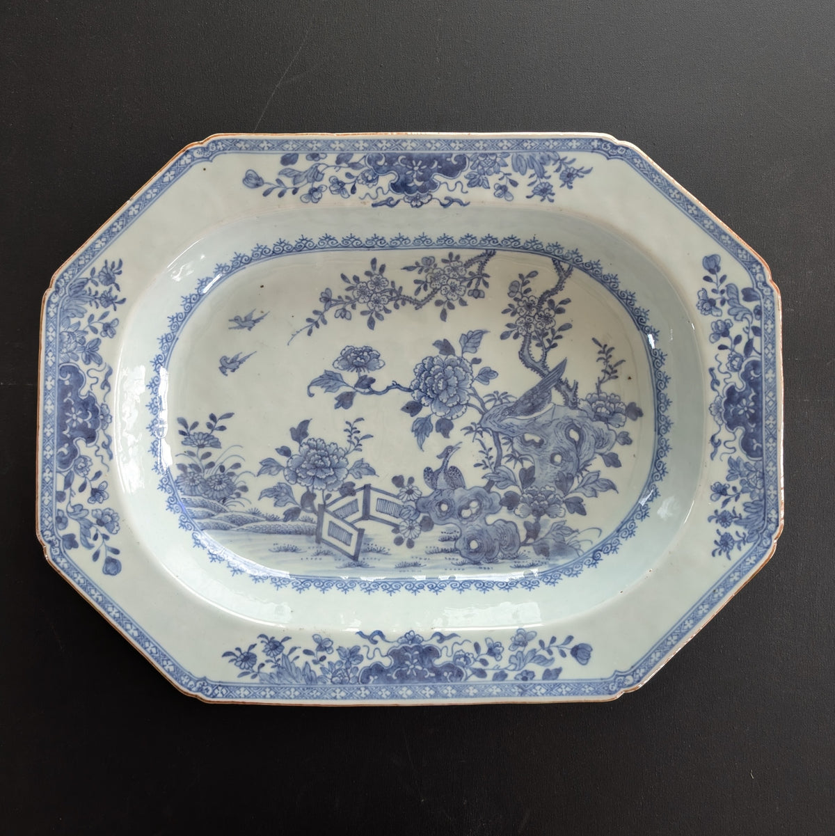 Chinese antique platter in underglazed blue and white, 18th c #2981