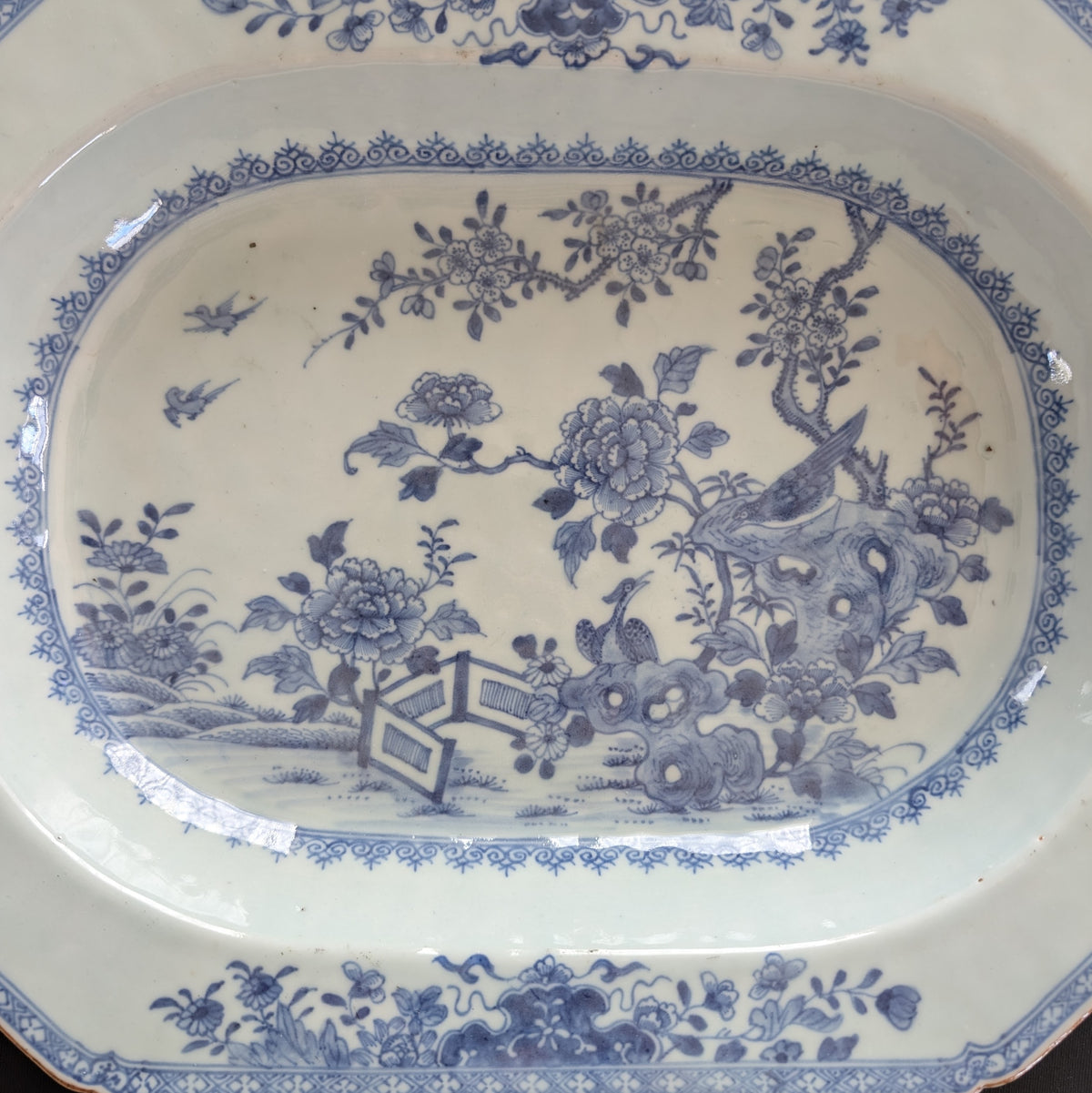 Chinese antique platter in underglazed blue and white, 18th c #2981