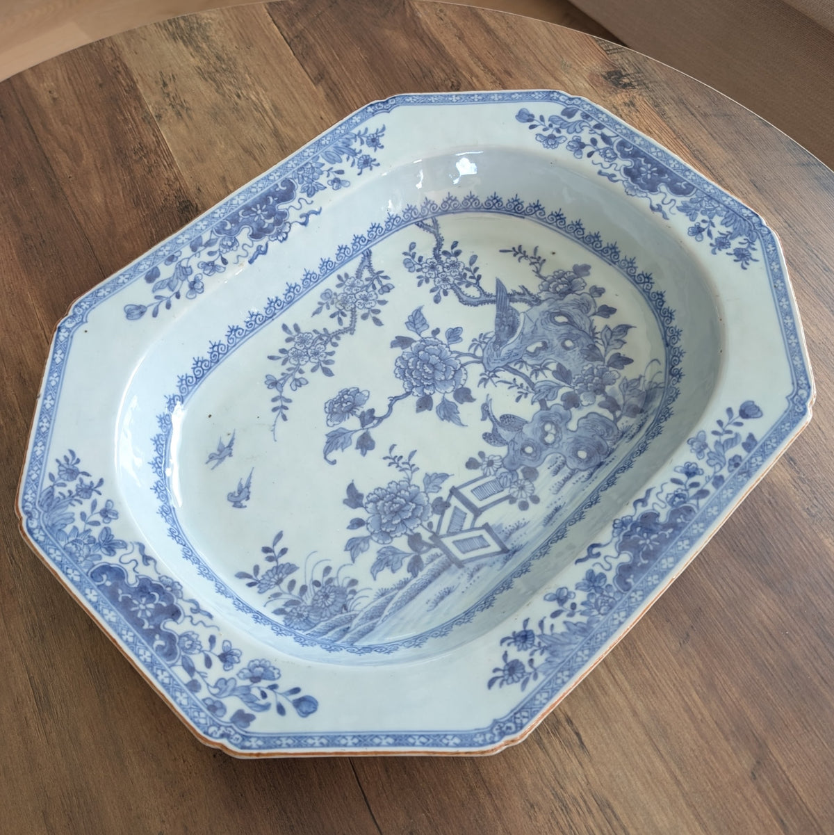 Chinese antique platter in underglazed blue and white, 18th c #2981