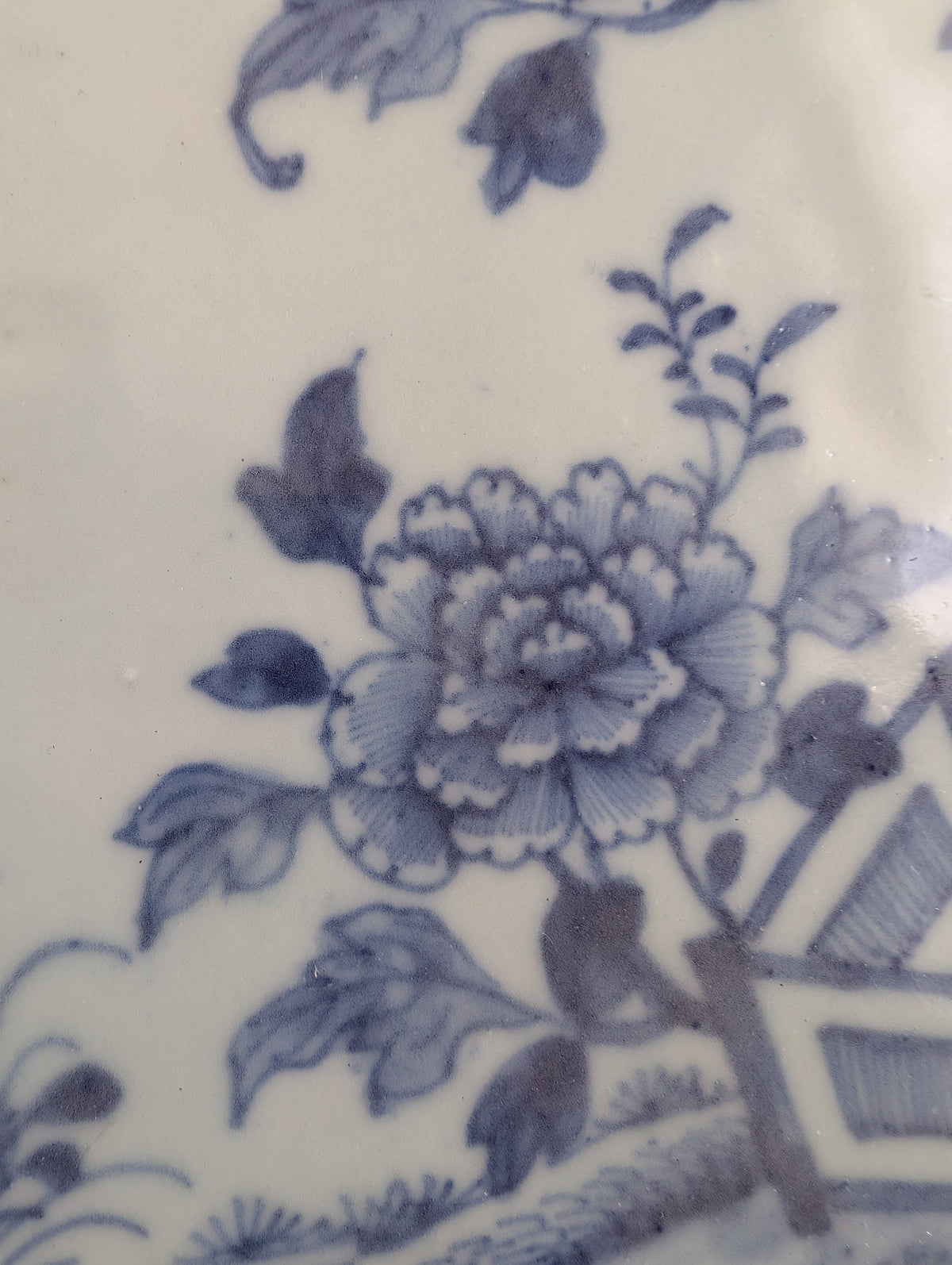 Chinese antique platter in underglazed blue and white, 18th c #2981