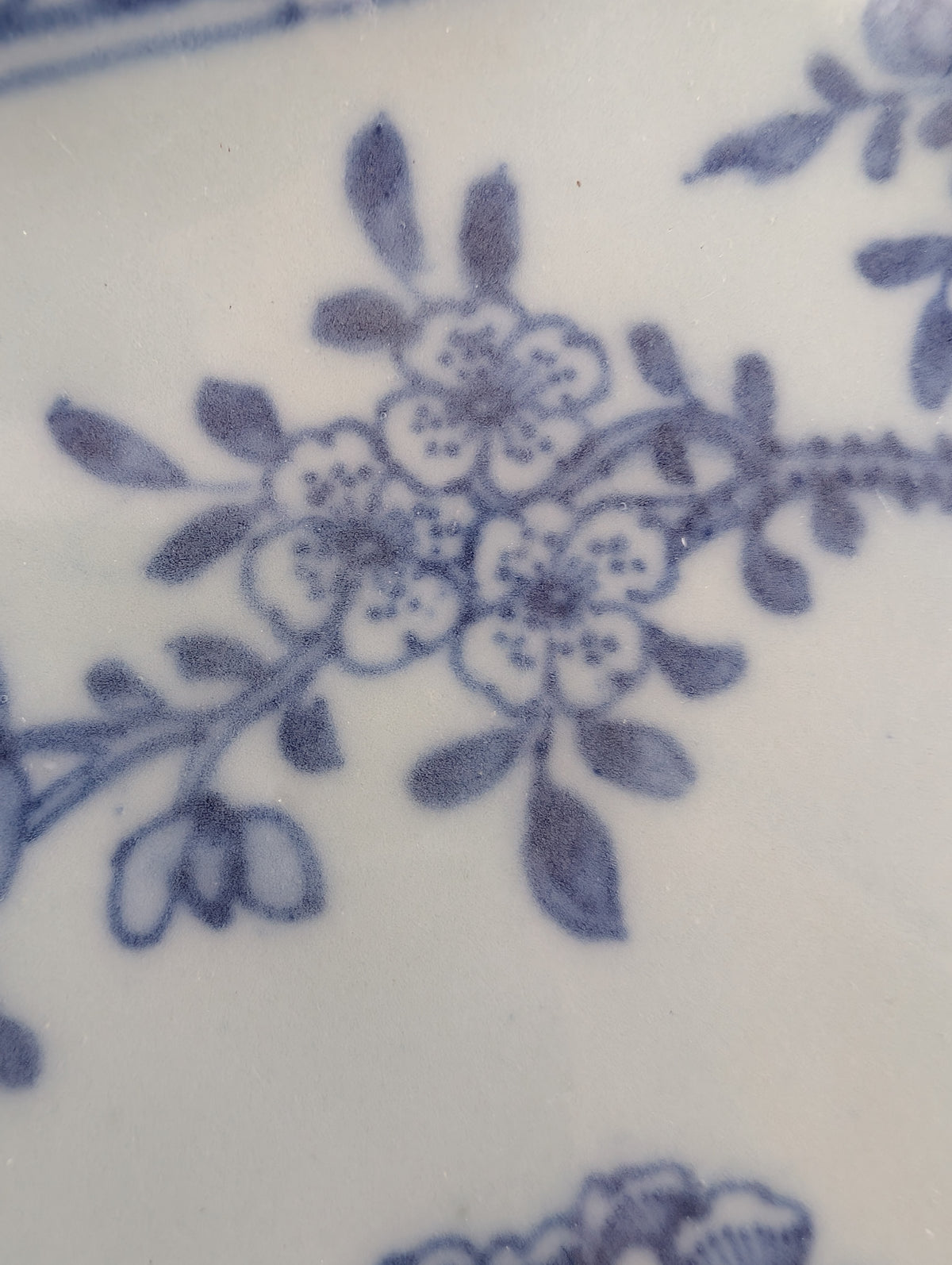 Chinese antique platter in underglazed blue and white, 18th c #2981