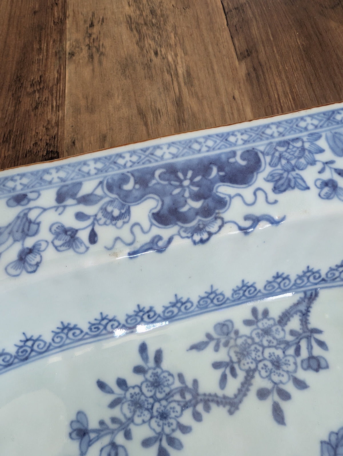 Chinese antique platter in underglazed blue and white, 18th c #2981