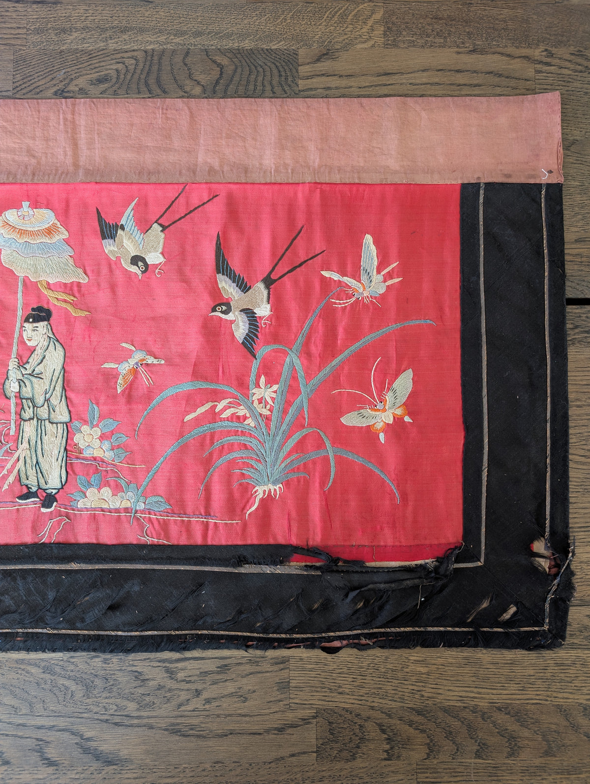 Chinese Antique silk embroidery with figure decoration, Qing Dynasty #2990