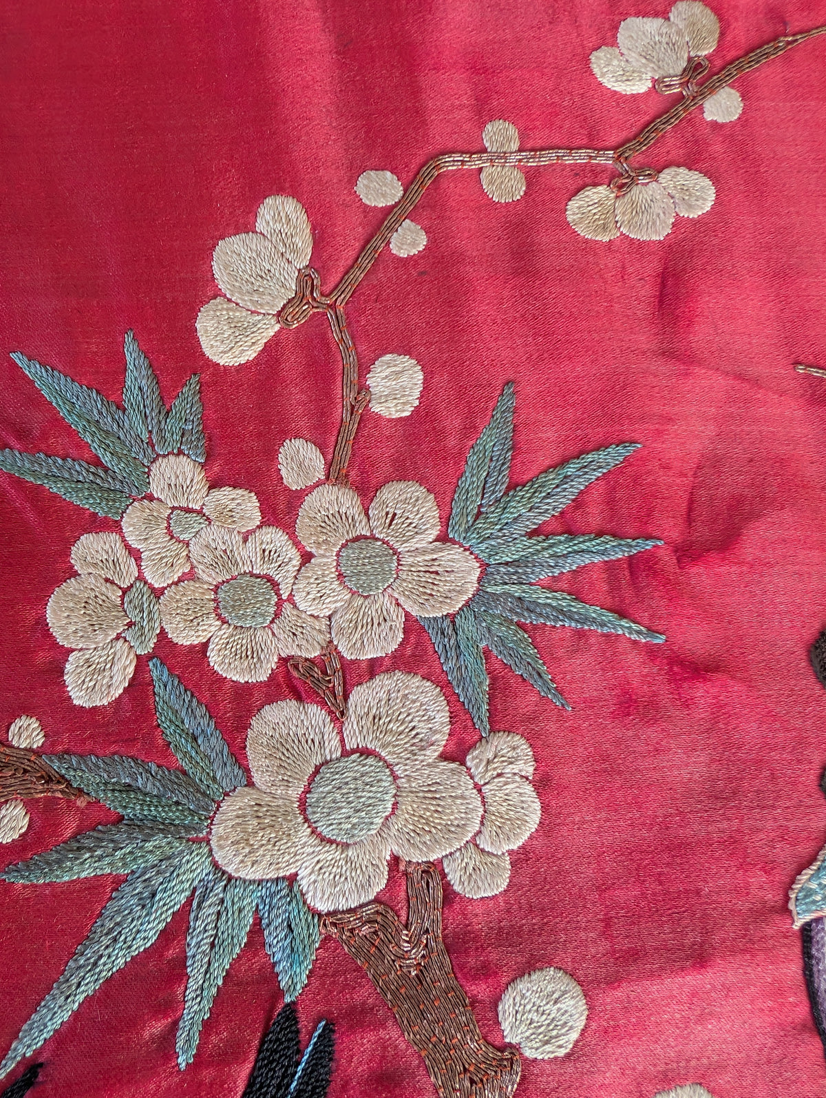 Chinese Antique silk embroidery with figure decoration, Qing Dynasty #2990