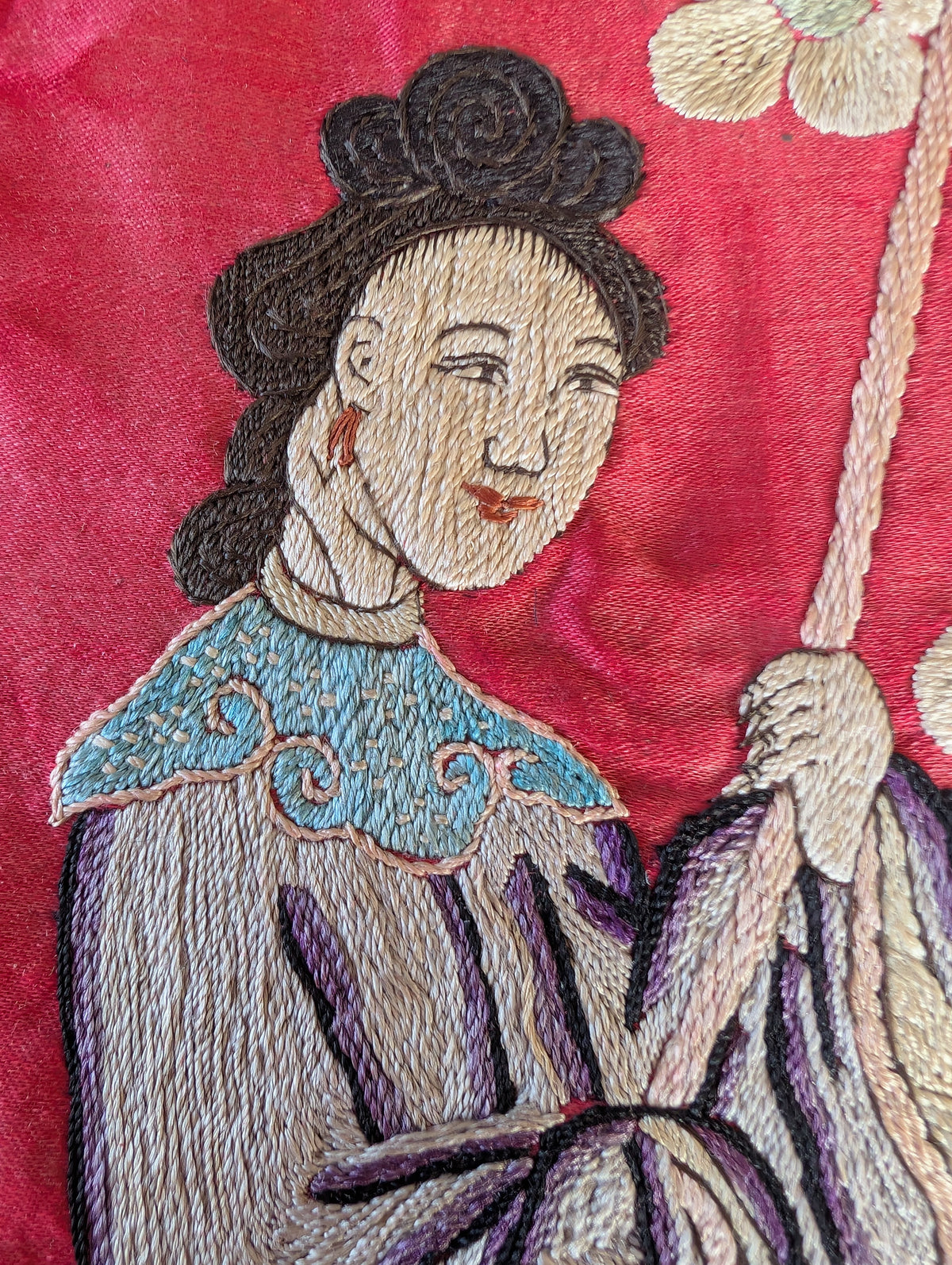 Chinese Antique silk embroidery with figure decoration, Qing Dynasty #2990