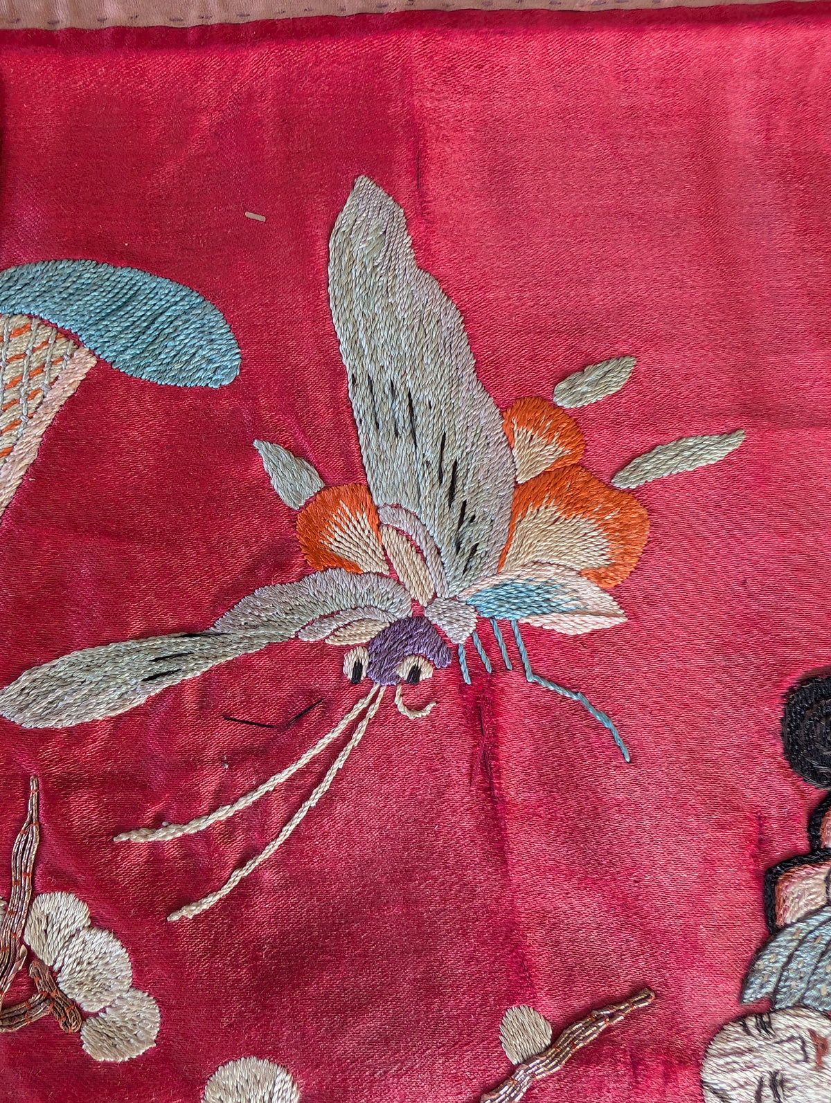 Chinese Antique silk embroidery with figure decoration, Qing Dynasty #2990