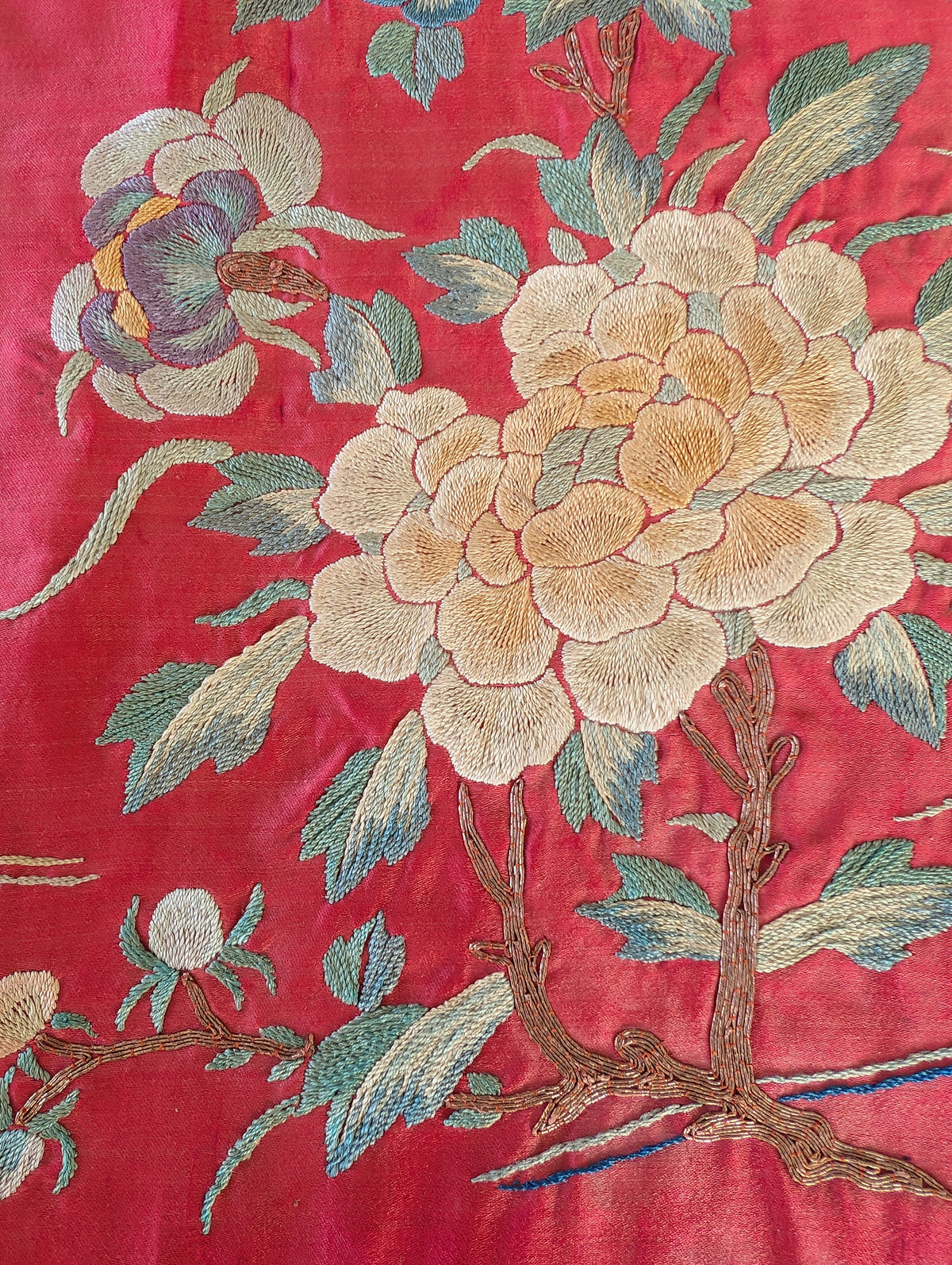 Chinese Antique silk embroidery with figure decoration, Qing Dynasty #2990