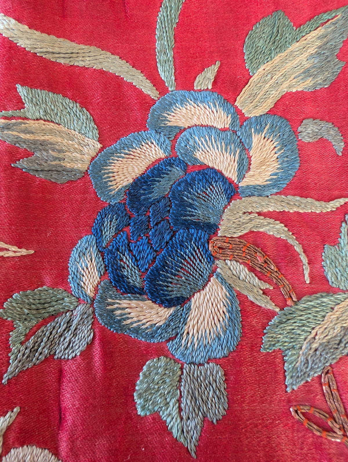 Chinese Antique silk embroidery with figure decoration, Qing Dynasty #2990