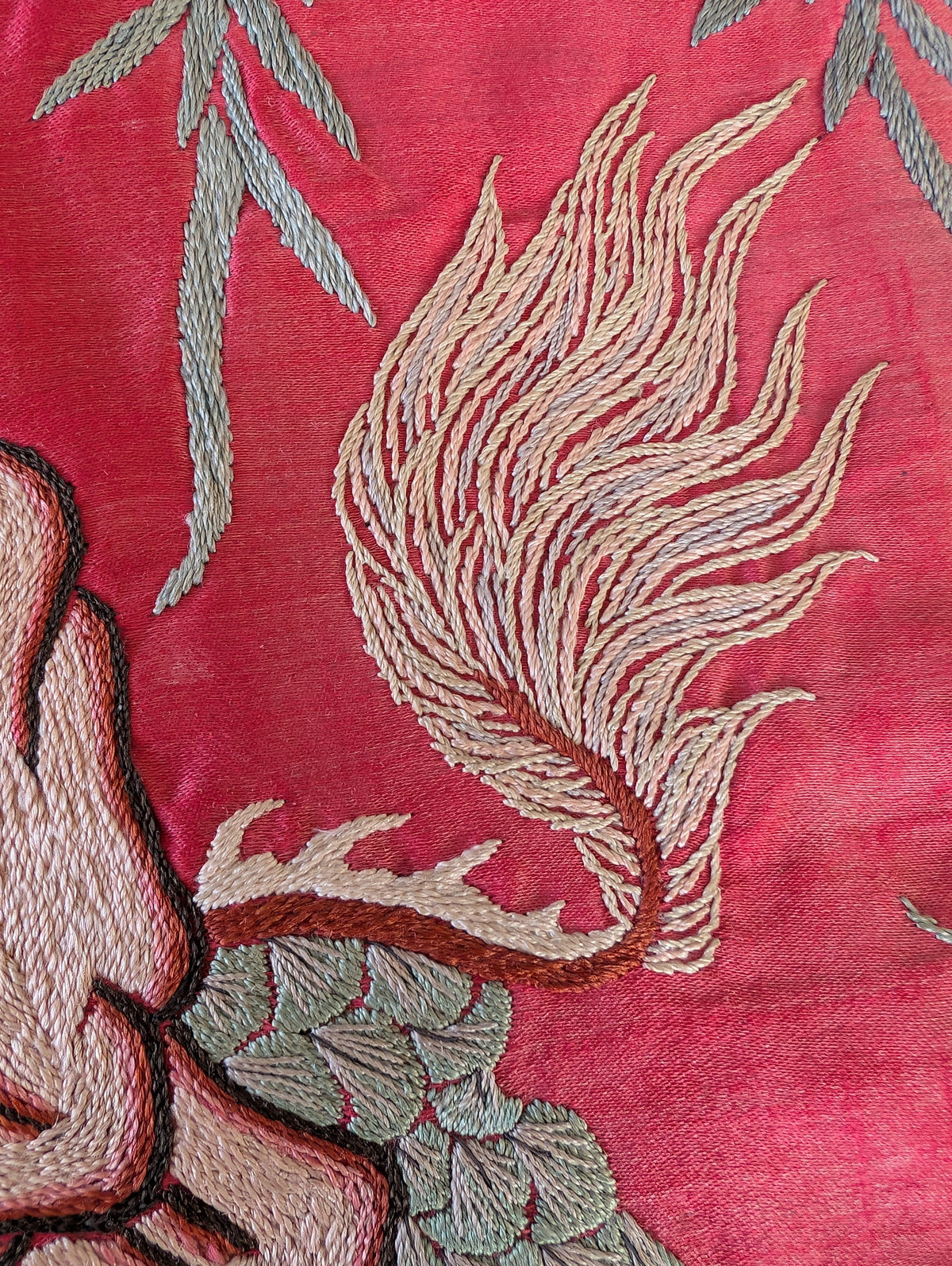 Chinese Antique silk embroidery with figure decoration, Qing Dynasty #2990