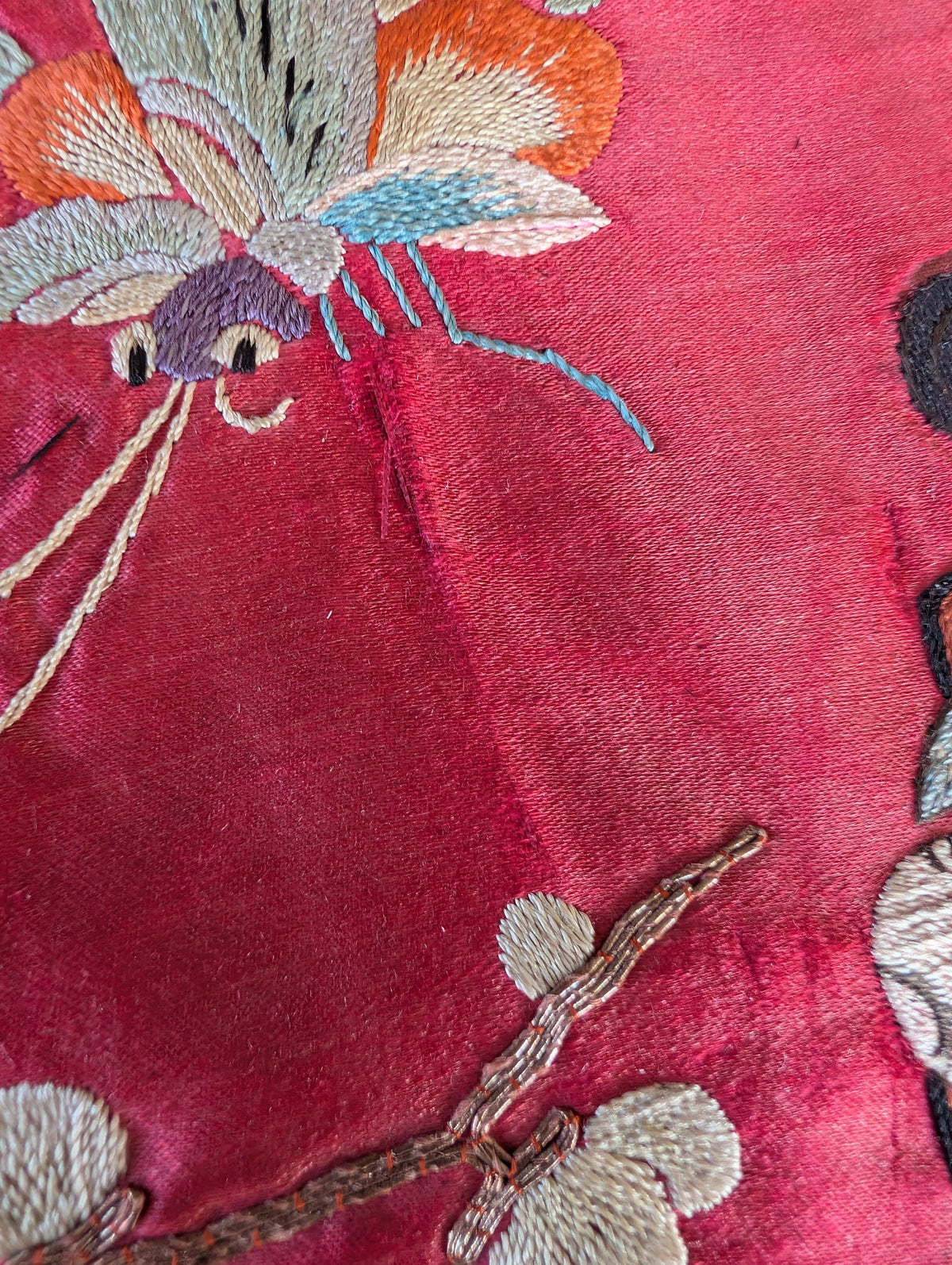 Chinese Antique silk embroidery with figure decoration, Qing Dynasty #2990