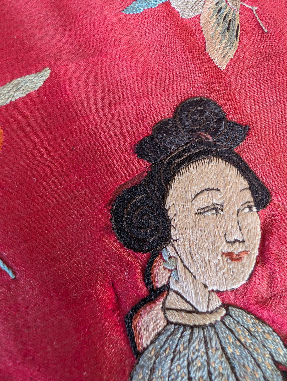 Chinese Antique silk embroidery with figure decoration, Qing Dynasty #2990
