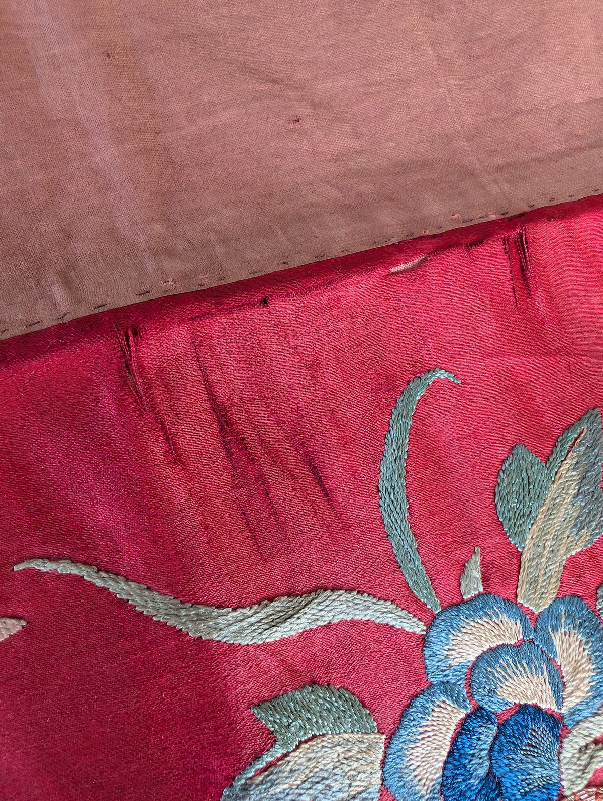 Chinese Antique silk embroidery with figure decoration, Qing Dynasty #2990
