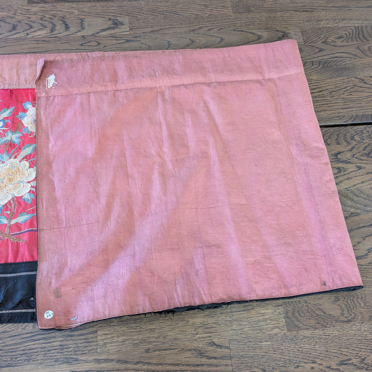 Chinese Antique silk embroidery with figure decoration, Qing Dynasty #2990