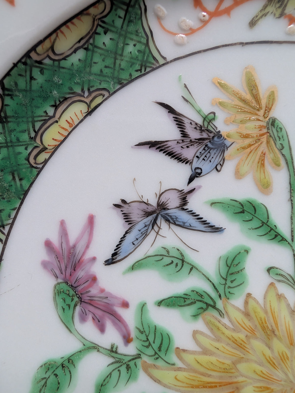 Chinese antique rose mandarin dish with butterflies, Late Qing #3009
