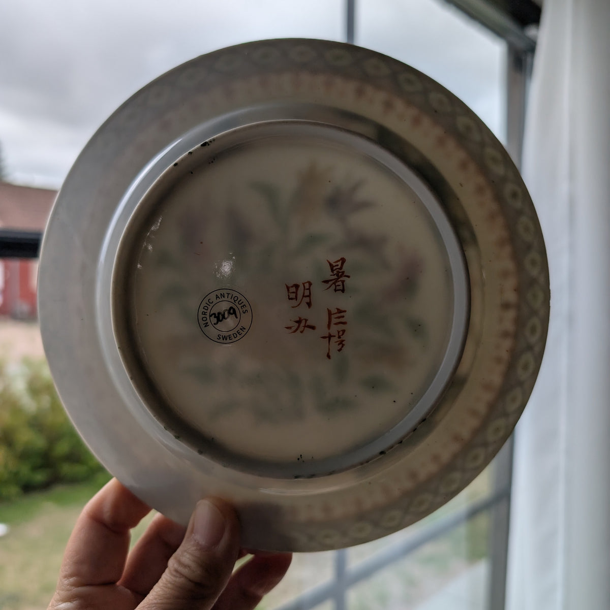 Chinese antique rose mandarin dish with butterflies, Late Qing #3009