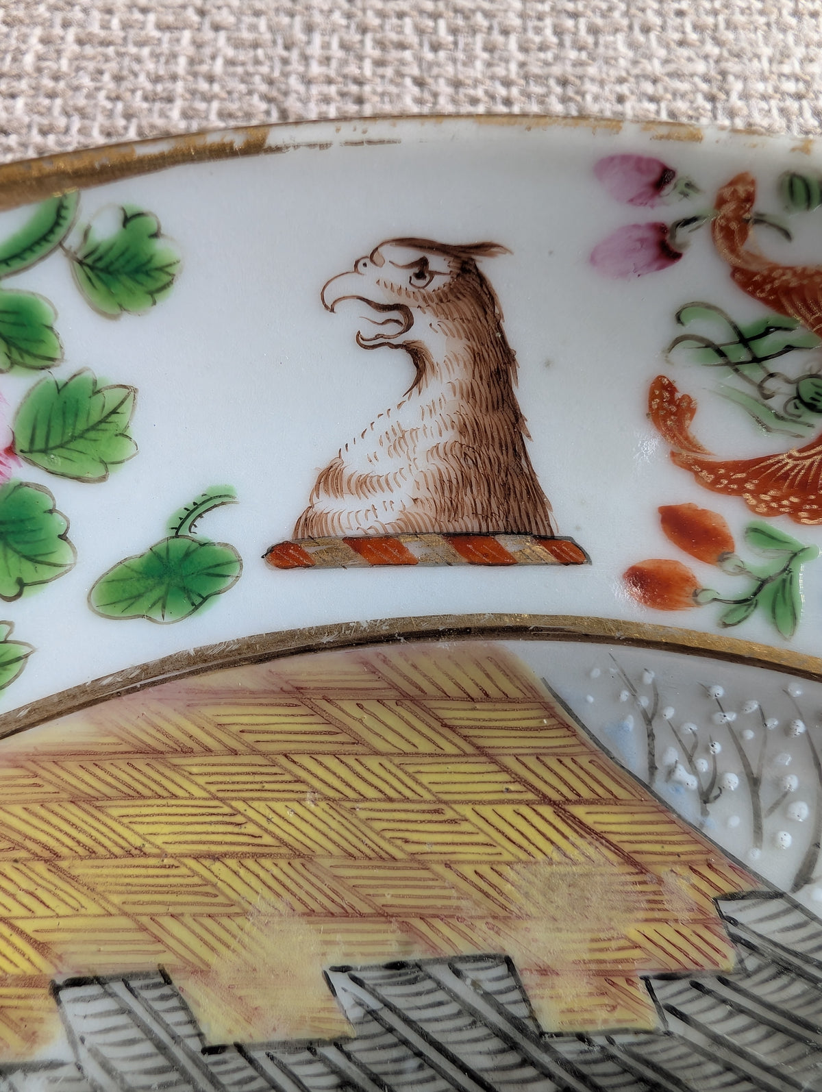 Chinese antique rose mandarin armorial dish, Jiaqing period #3026