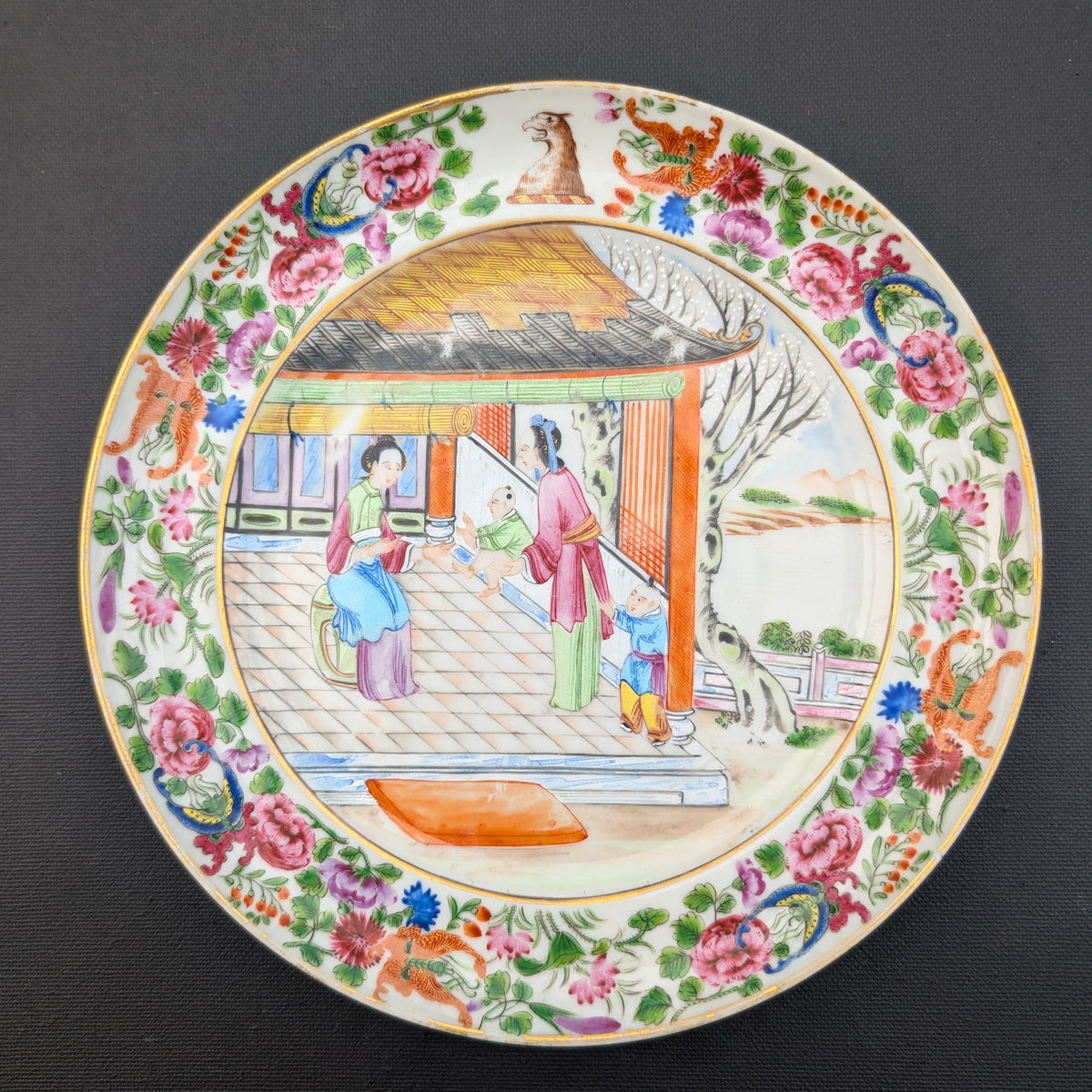 Chinese antique rose mandarin armorial dish, Jiaqing period #3026