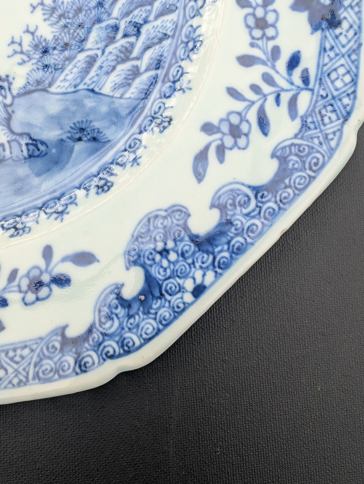 Chinese antique blue and white platter, Qianlong period #3028