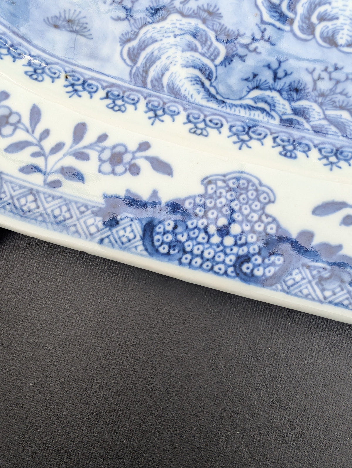 Chinese antique blue and white platter, Qianlong period #3028